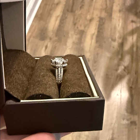 Mossinate 3 CT Silver Women's Ring, Size 5 - Picture 4 of 5